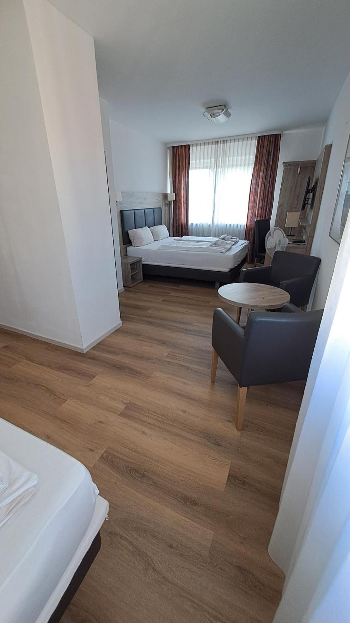 Hotel Central Hauptbahnhof Heidelberg Exteriör bild