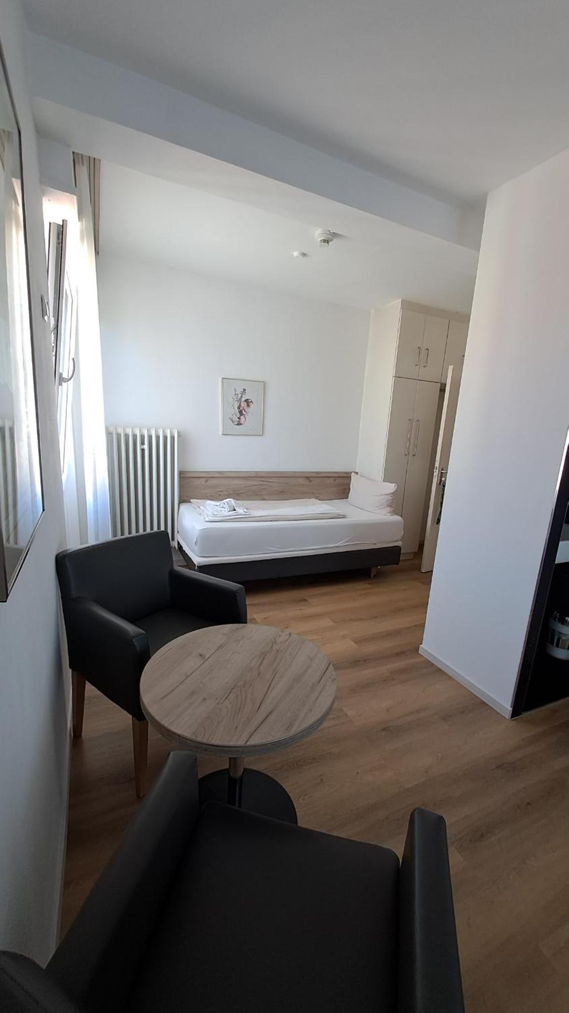 Hotel Central Hauptbahnhof Heidelberg Exteriör bild