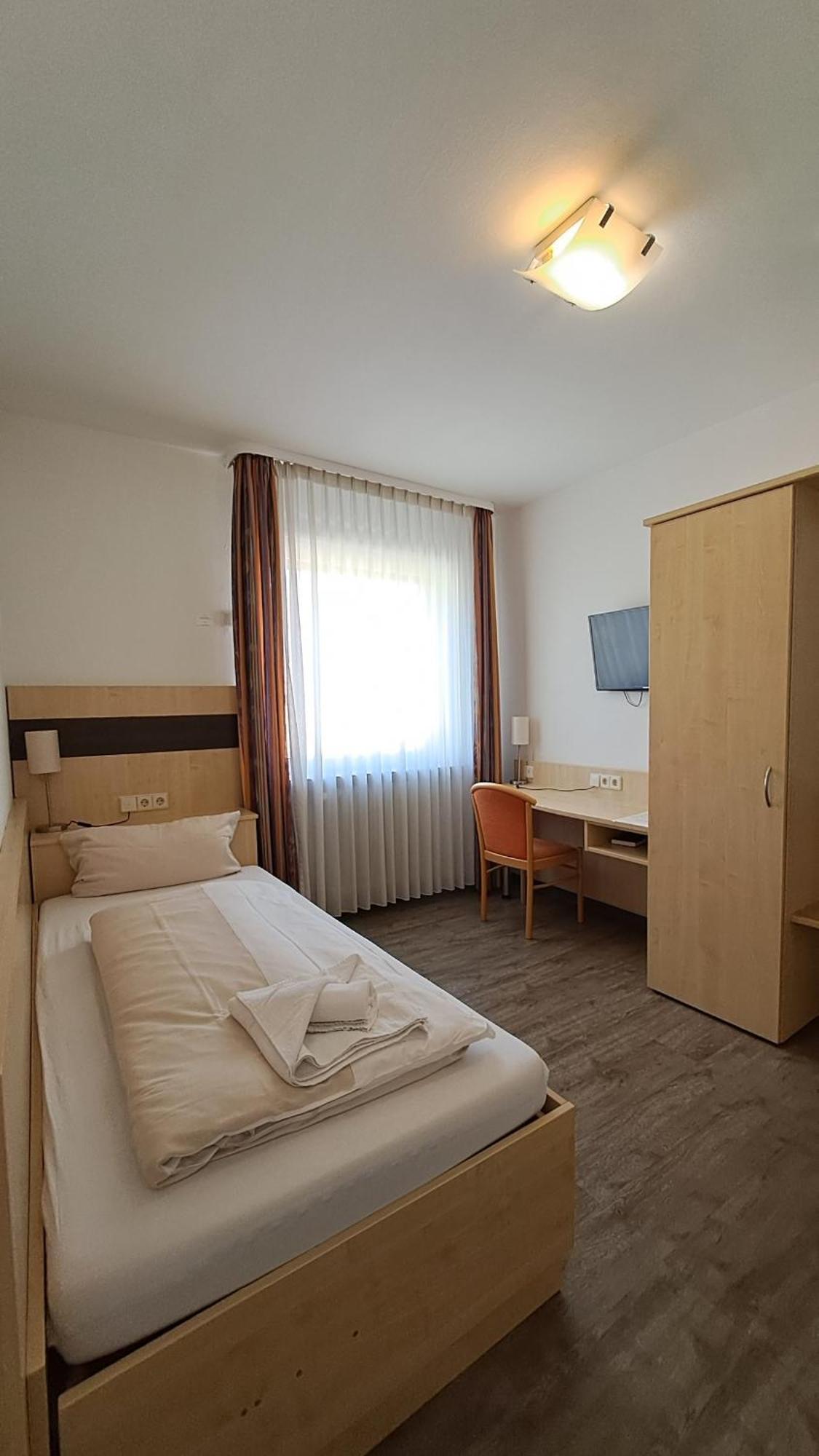 Hotel Central Hauptbahnhof Heidelberg Exteriör bild