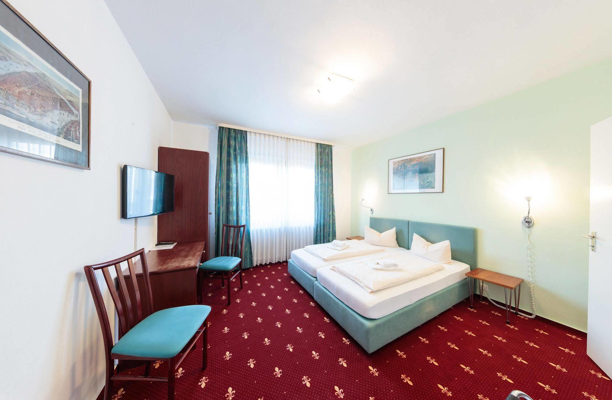 Hotel Central Hauptbahnhof Heidelberg Exteriör bild